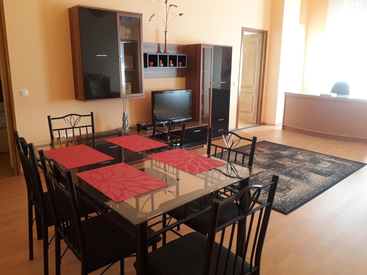 Piac Utcai Apartman Debrecen Luaran gambar