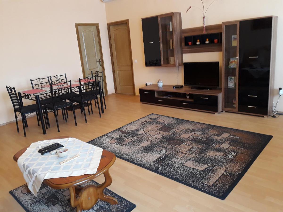 Piac Utcai Apartman Debrecen Luaran gambar