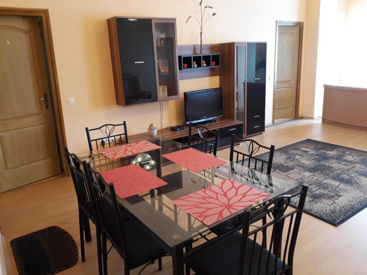 Piac Utcai Apartman Debrecen Luaran gambar