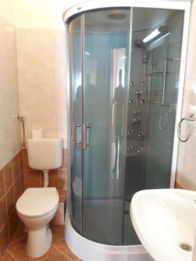 Piac Utcai Apartman Debrecen Luaran gambar