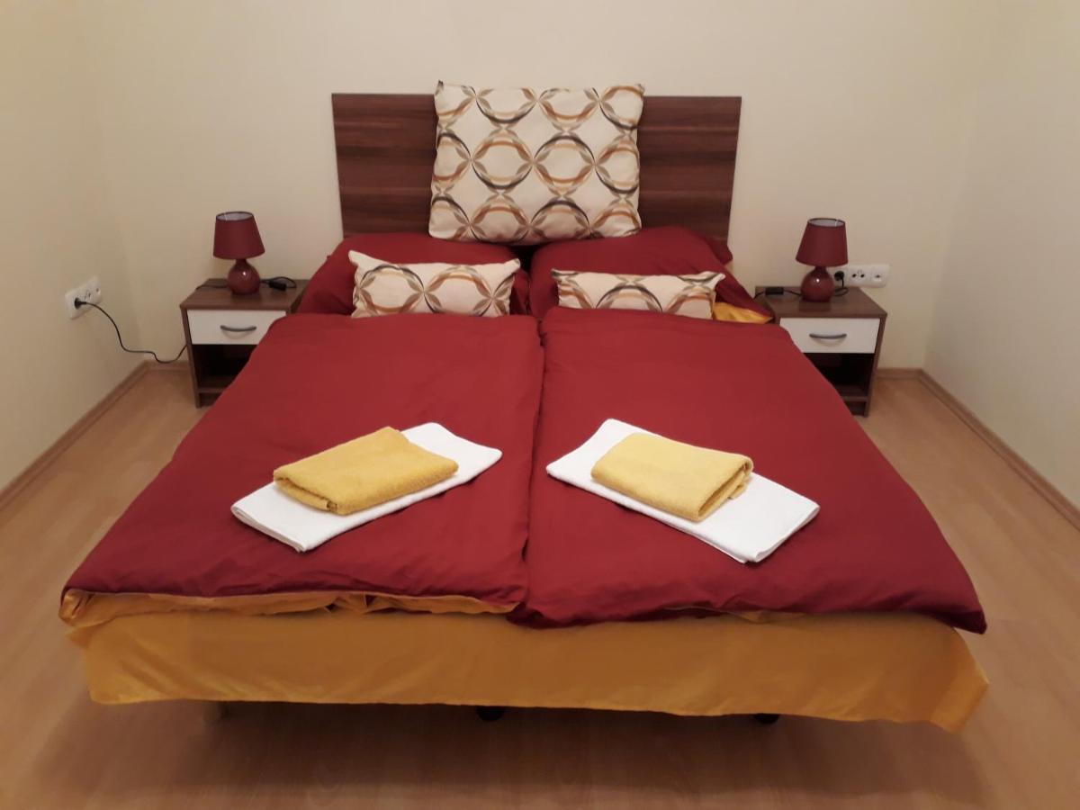Piac Utcai Apartman Debrecen Luaran gambar