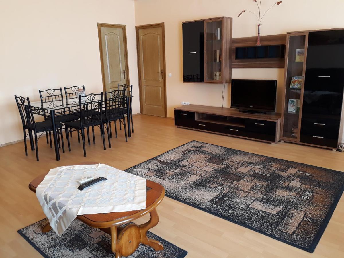 Piac Utcai Apartman Debrecen Luaran gambar